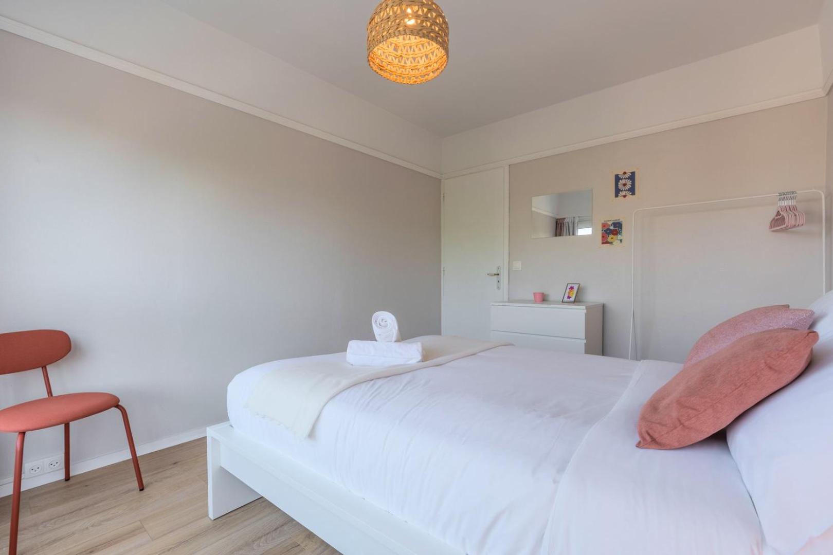 Spacious 3 Bedroom Apartment & Private Parking! Lambersart Luaran gambar